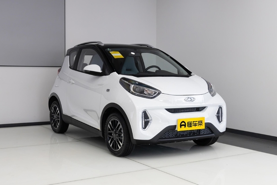 Vervaardigt 2023 Cherry Little Ant 3-deurs Mini Electric Car met 4 zitplaatsen in Rood/Blau