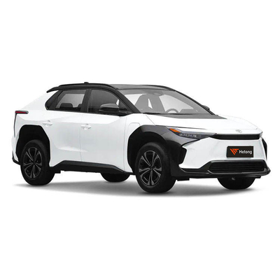 Persoonlijke Toyota Bz4X elektrische SUV met grote capaciteit en in rood/blauw