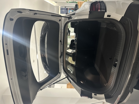 2022 Kia Lion Platinum Endurance 210 Hybrid SUV met laag brandstofverbruik en LED-daglicht