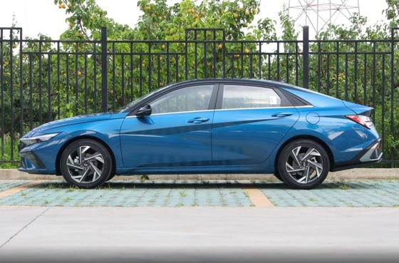 2023 Hyundai Elantra Elektrische aanpassing en verwarming Buitenste achteruitkijkspiegel voor gebruikte auto