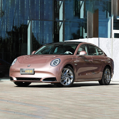 Elektrische Mini Car voor dames ORA Good Cat 305KM Mini Energy Vehicle 4401x1867x1633mm