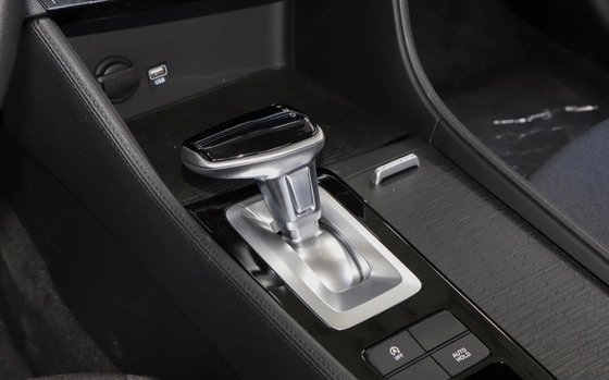Hyundai Mingtu 2021 Sedan 1.5L/1.8L FWD Normaal stuur Middelgrote gebruikte auto