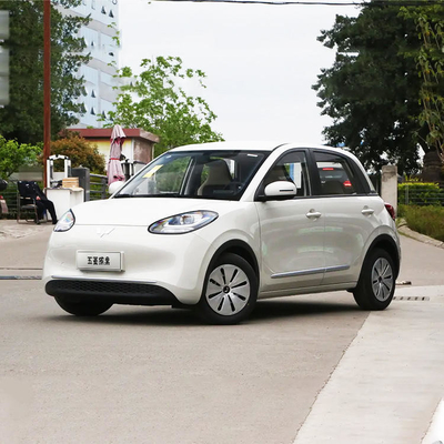 27kw Maximaal vermogen 203km bereik Wuling Binguo 203 Small Energy Pure Electric Mini EV Car