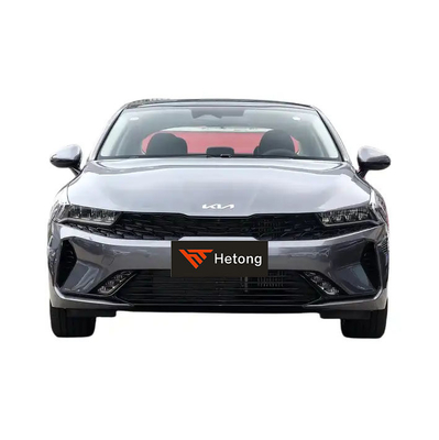 Kia K5 Sedan 4 deuren 5 zitplaatsen Links stuur benzinemotoren 176kw Maximale snelheid 220 Kracht