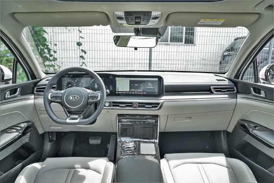 Kia K5 Sedan 4 deuren 5 zitplaatsen Links stuur benzinemotoren 176kw Maximale snelheid 220 Kracht