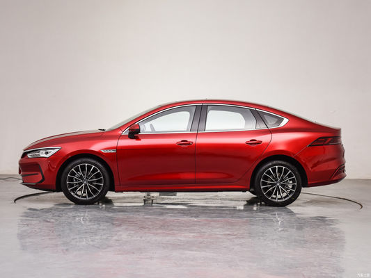 Op maat gemaakte 2023 Byd Qin Plus elektrische auto sedan voor 4 deuren 5 zitplaatsen carrosserie structuur