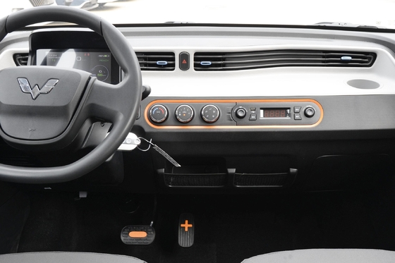 Wuling Hongguang Mini Ev Met Macarone Tweecompartiment voertuig met ruim interieur