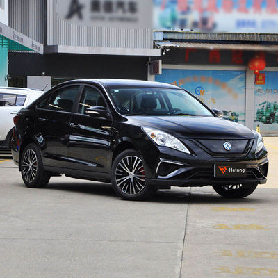 Dongfeng Fengxing S50 T1 T5 E1 M5 5 zitplaatsen 415km Pure Electric Sedan 4705*1790*1540mm