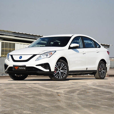 Dongfeng Fengxing S50 T1 T5 E1 M5 5 zitplaatsen 415km Pure Electric Sedan 4705*1790*1540mm