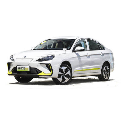 Dongfeng E70 Pro High Speed elektrisch voertuig met 5 zitplaatsen en ternarische lithiumbatterie