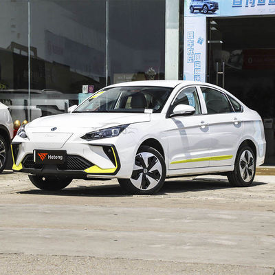 Dongfeng E70 Pro High Speed elektrisch voertuig met 5 zitplaatsen en ternarische lithiumbatterie