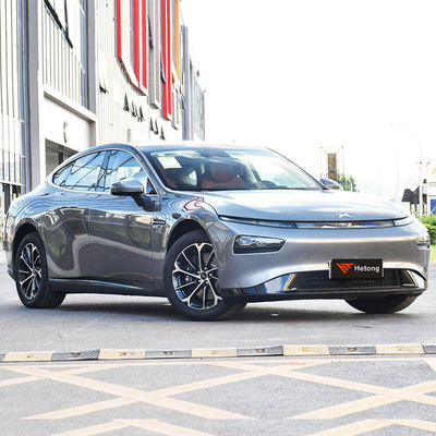 2022 Xpeng P7 586G Elektrisch voertuig 4 wielen 5 zitplaatsen High Speed Rode/Witte Chinese auto's