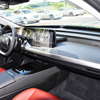 2022 Xpeng P7 586G Elektrisch voertuig 4 wielen 5 zitplaatsen High Speed Rode/Witte Chinese auto's