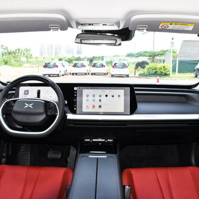 2022 Xpeng P7 586G Elektrisch voertuig 4 wielen 5 zitplaatsen High Speed Rode/Witte Chinese auto's
