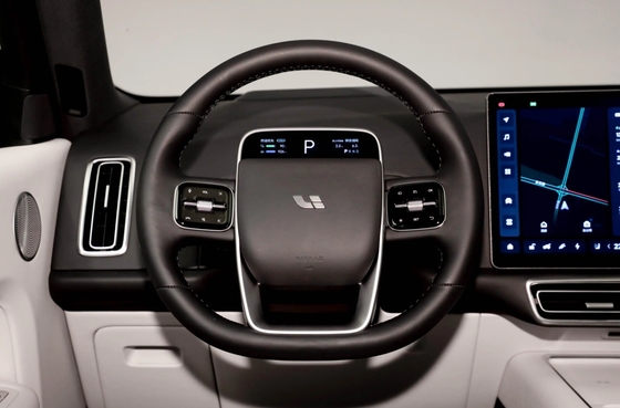Li ONE L9 elektrische SUV met ternaire lithiumbatterij en linkshandige stuurwiel