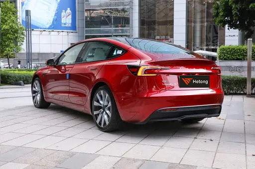 Pure Electric 2023 Tesla Model 3 met vierwielaandrijving 606km Bereik 0,67H Snel opladen