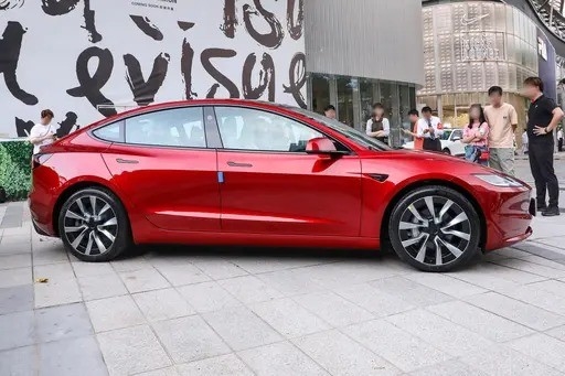 Pure Electric 2023 Tesla Model 3 met vierwielaandrijving 606km Bereik 0,67H Snel opladen