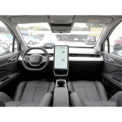 2022 Neta V 300 Lite 4-wiel elektrisch voertuig met 5 zitplaatsen en een maximaal vermogen van 120 kW