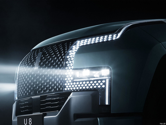 Deposito voor 2024 BYD Yangwang U8 Extended-Range Electric Vehicle Rood/Blauw of ander