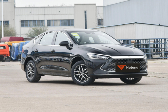 BYD Qing Plus DM-i55km EV 5 zitplaatsen Tweedehands auto's voor wereldwijde reizen en huishouden